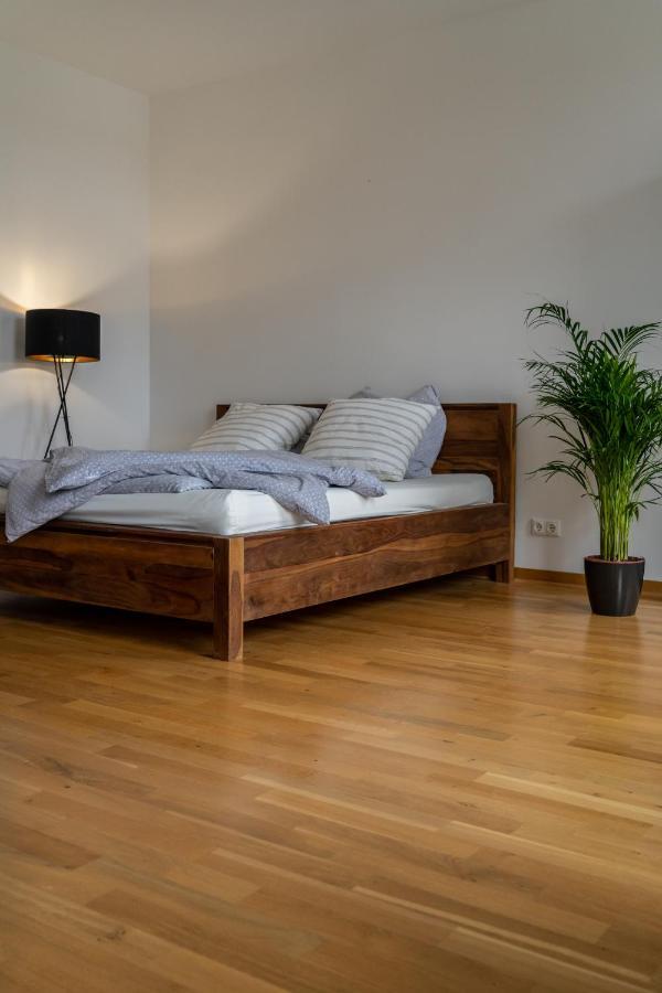 Apartment Koenig Residenz Nahe Bmw , Porsche , Dhl Und Messe